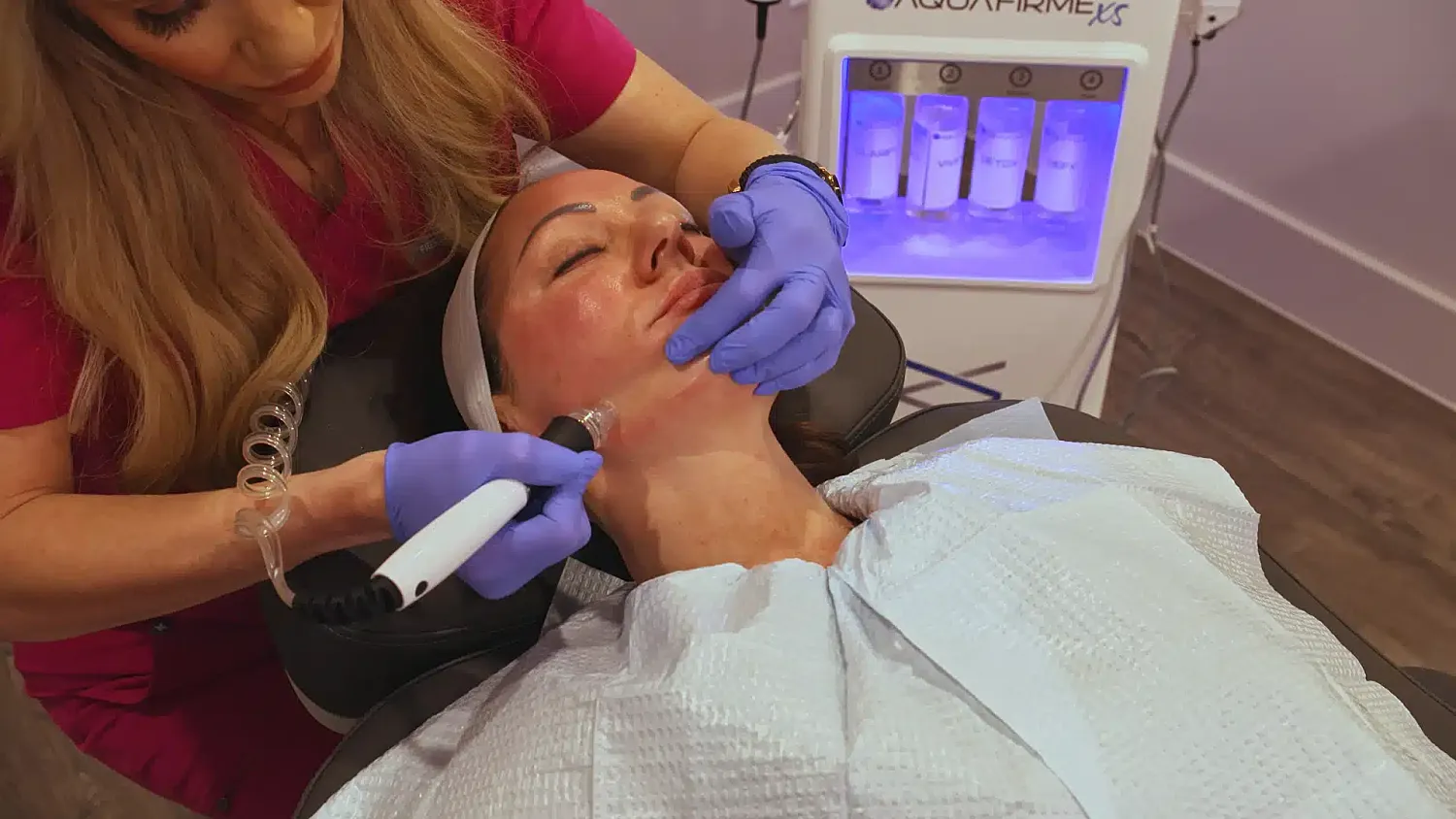 Facial treatment with AquaFirmeXS