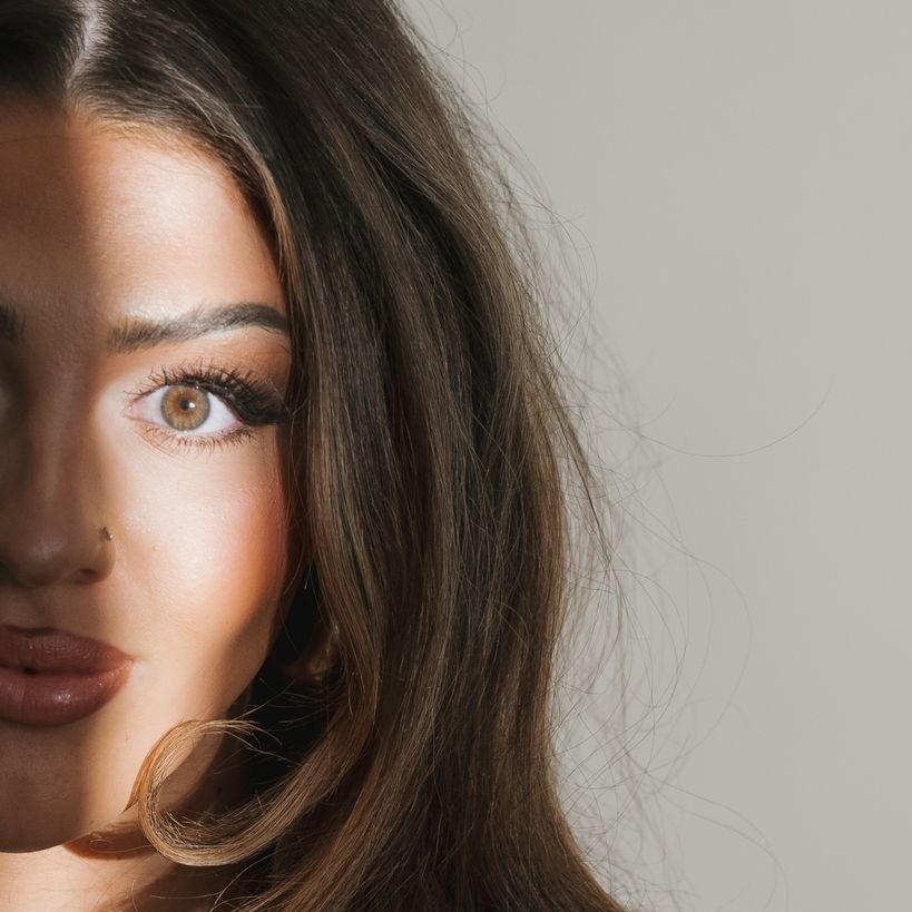 Crown Point Dark Circles Treatment model with brown hair